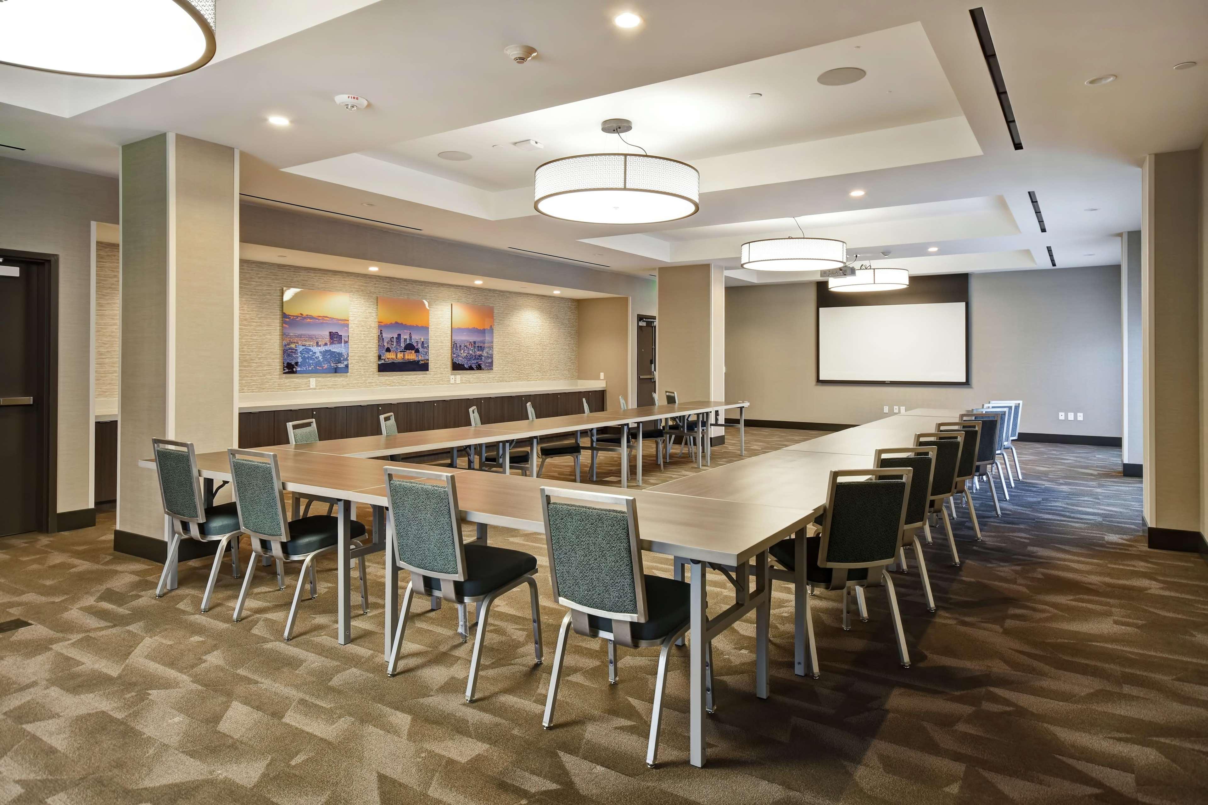 Home2 Suites By Hilton Los Angeles Монтебелло Экстерьер фото
