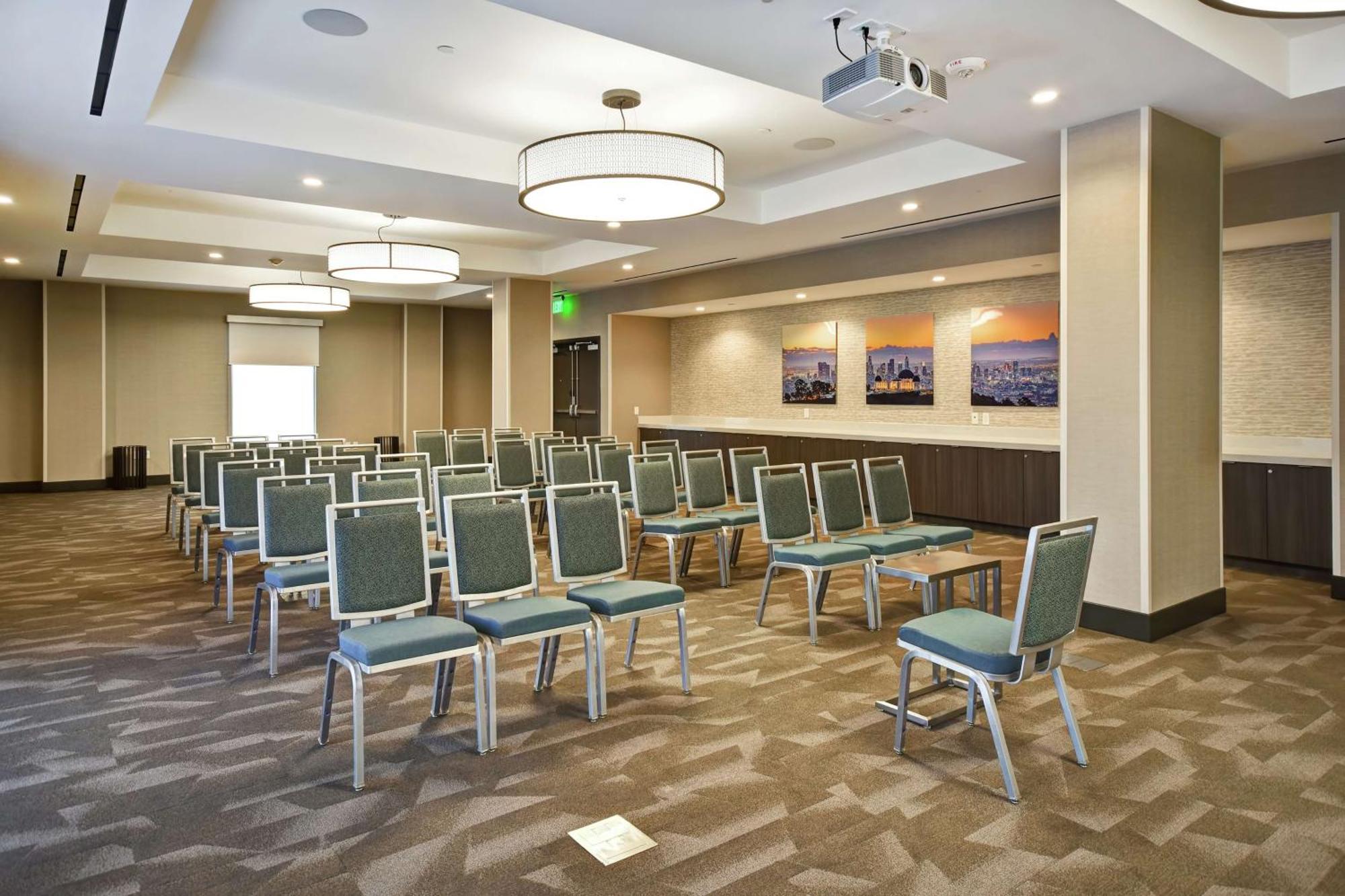 Home2 Suites By Hilton Los Angeles Монтебелло Экстерьер фото